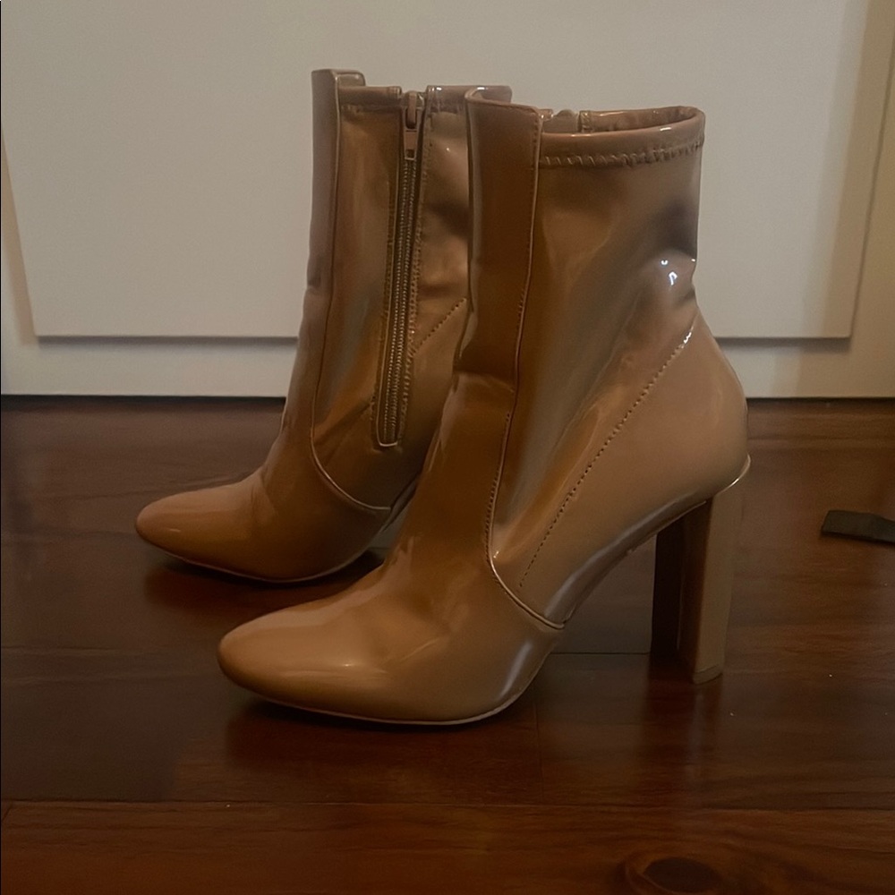 Elegant Tan Ankle Boots
